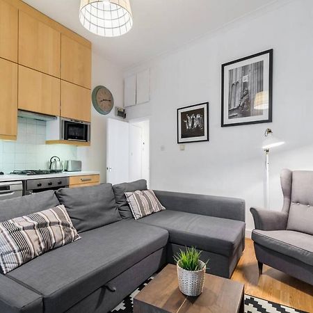 2Br Spacious Flat In West Kensington Fits 6! London Bagian luar foto
