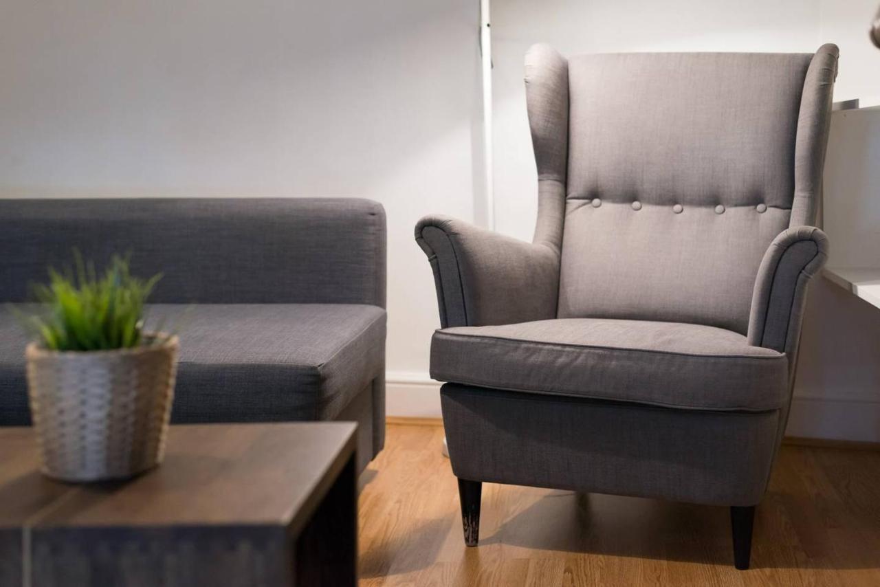 2Br Spacious Flat In West Kensington Fits 6! London Bagian luar foto