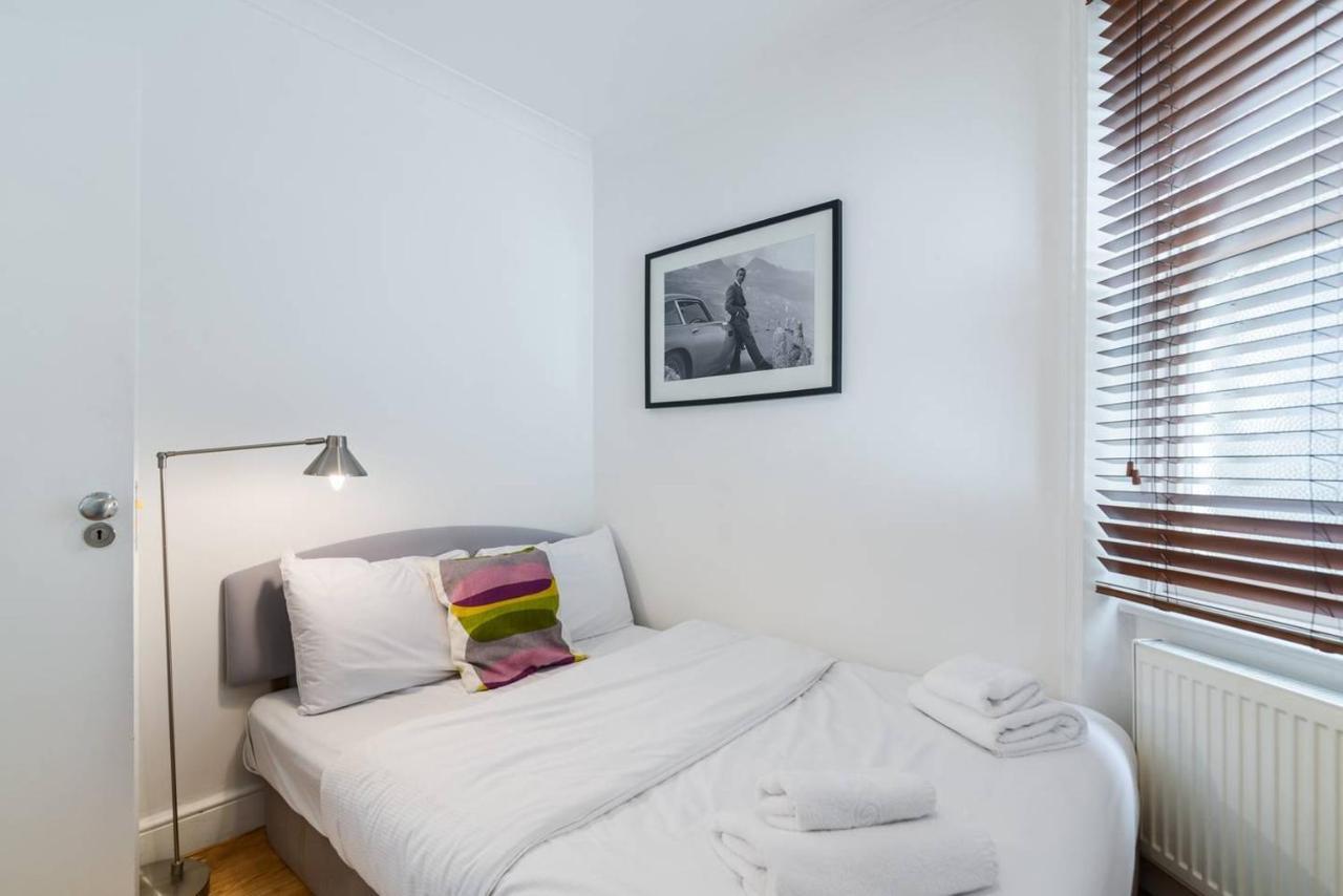 2Br Spacious Flat In West Kensington Fits 6! London Bagian luar foto