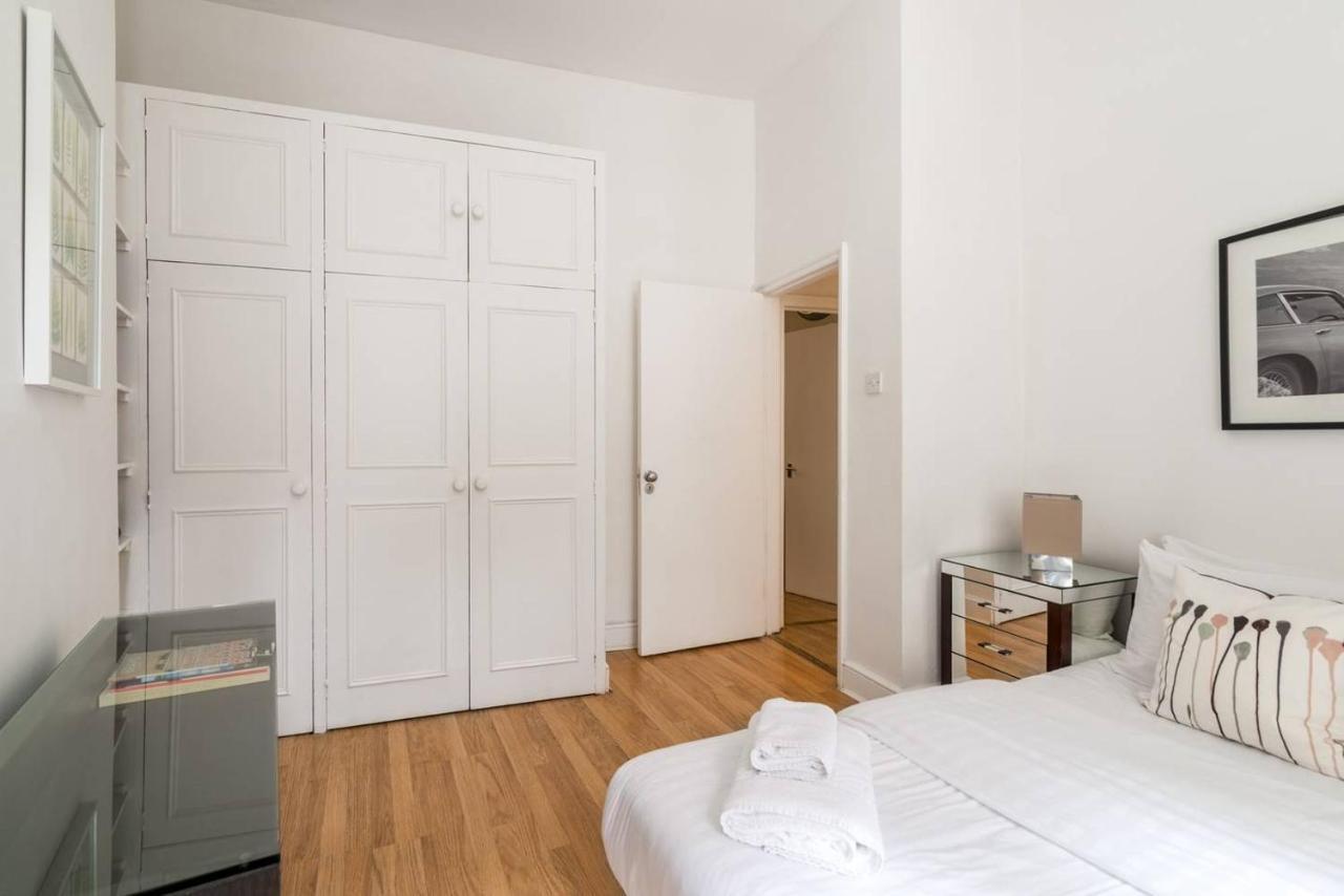 2Br Spacious Flat In West Kensington Fits 6! London Bagian luar foto